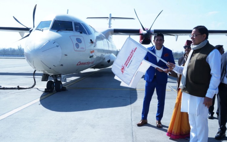 मुख्यमंत्री धामी ने एयर कनेक्टिविटी के अंतर्गत फ्लैग ऑफ़ कर एलाइंस एयर की उड़ानों का शुभारम्भ किया