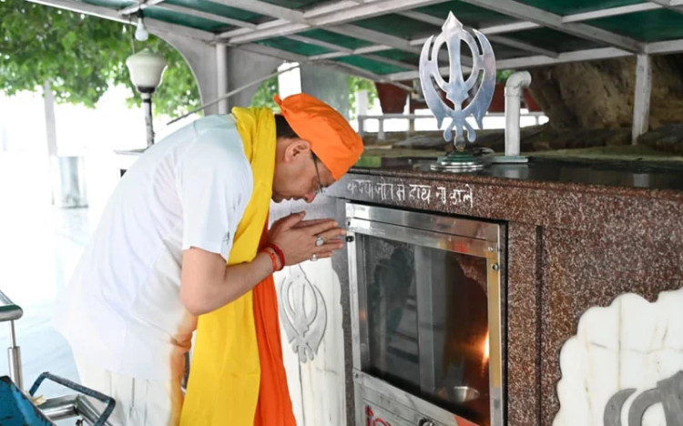 मुख्यमंत्री ने गुरुद्वारा श्री नानकमत्ता साहिब में मत्था टेक प्रदेश की सुख-समृद्धि की कामना की