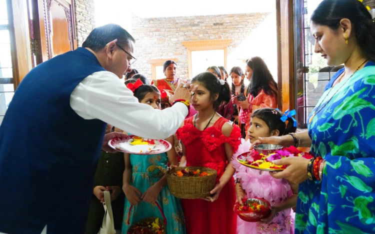 मुख्यमंत्री ने मुख्यमंत्री आवास में मनाया लोकपर्व फूलदेई