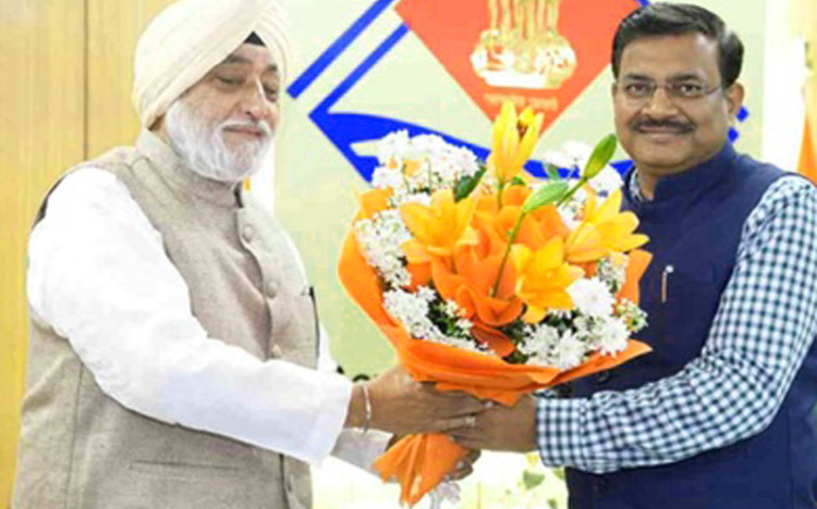 Chamoli: 23 मई 2026 को खुलेंगे हेमकुंड साहिब के कपाट, ट्रस्ट के अध्यक्ष ने की मुख्य सचिव से मुलाकात