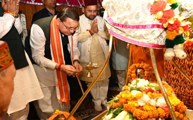 बाबा विश्वनाथ से प्रधानमंत्री मोदी के स्वस्थ एवं दीर्घायु जीवन की कामना