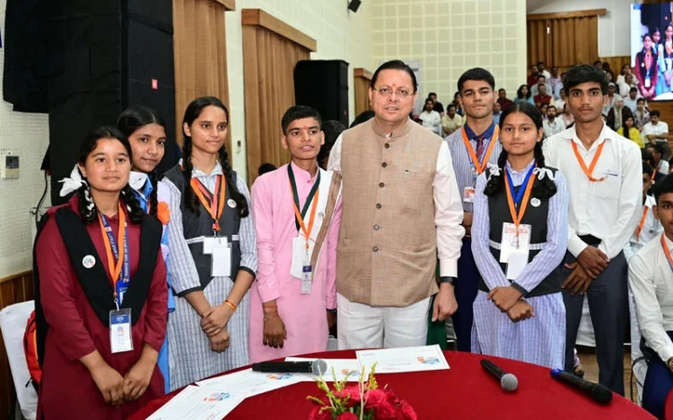 मुख्यमंत्री युवा विद्यार्थी मंथन कार्यक्रम में 140 चयनित छात्र-छात्राओं से मुख्यमंत्री ने किया संवाद