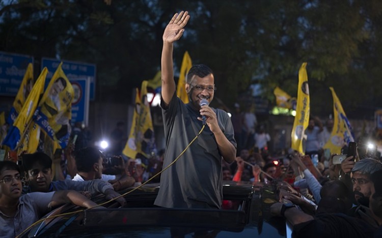 केजरीवाल 39 दिन बाद तिहाड़ जेल से आए बाहर,कहा देश को तानाशाही से बचाना है