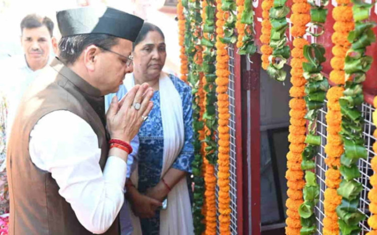 सीएम धामी ने राज्य आंदोलनकारी शहीदों को दी श्रद्धांजलि