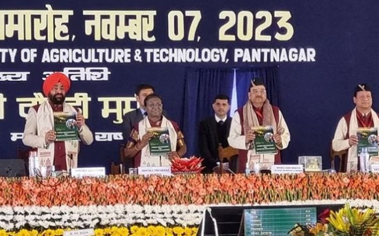 पंतनगर यूनिवर्सिटी के दीक्षांत समारोह में शामिल हुईं राष्ट्रपति